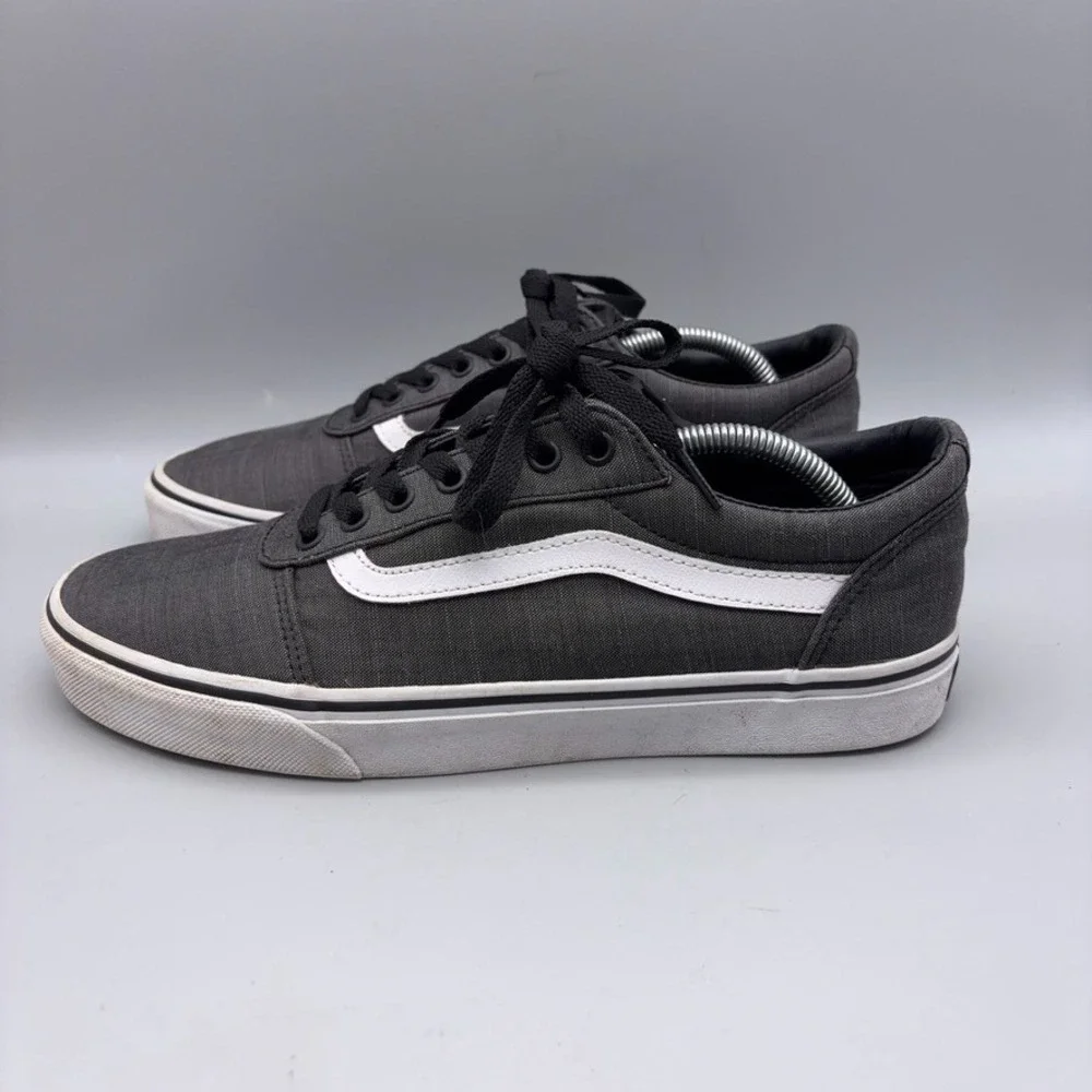 Vans Ward Low Top Sneakers Men 9.5 Black Canvas Skate Classic Athleisure